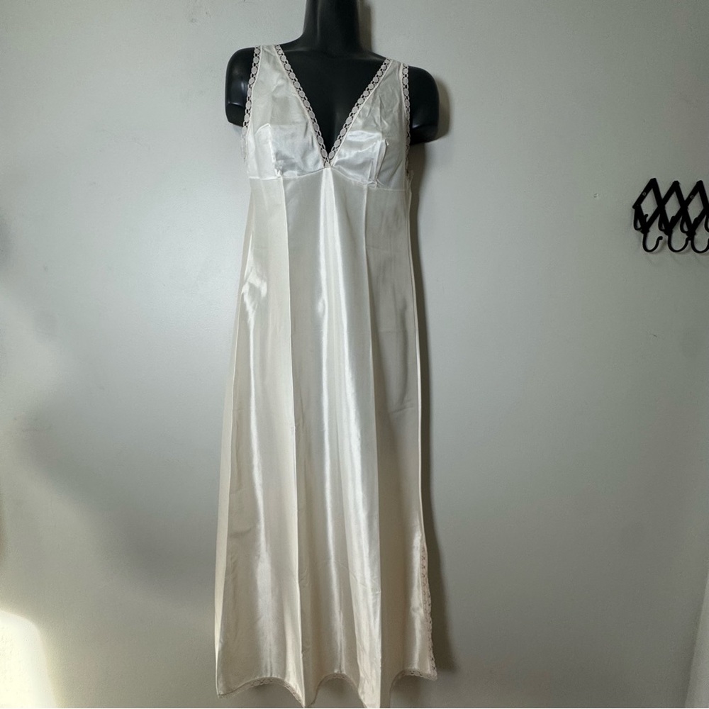 Vintage Kayser Satin Cream Chemise Nightie Size 34